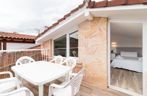 Vargas Maison | Holiday Home 'La Casita De La Pitufa' with Mountain View, Private Terrace and Wi-Fi