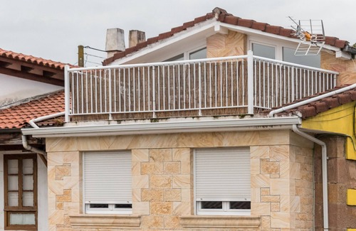 Vargas Maison | Holiday Home 'La Casita De La Pitufa' with Mountain View, Private Terrace and Wi-Fi