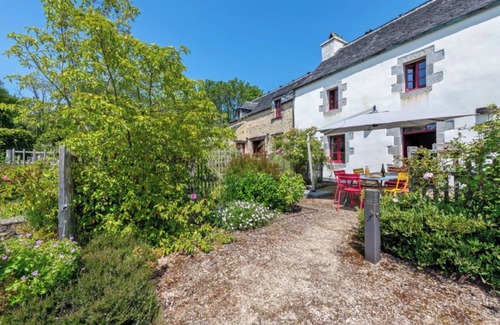 Commana Maison | Maison de vacances 'La Maison - Piscine - Spa - Jardin' avec piscine partagée, terrasse et Wi-Fi