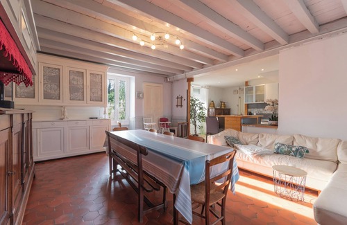Ledeuix Maison | Maison de vacances 'La Maison Du Soleil Avec Bain à Remous 6p' avec Terrasse et Climatisation