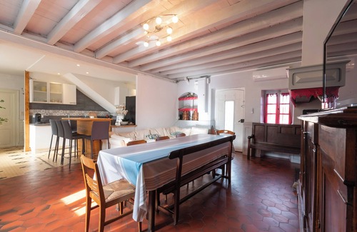 Ledeuix Maison | Maison de vacances 'La Maison Du Soleil Avec Bain à Remous 6p' avec Terrasse et Climatisation