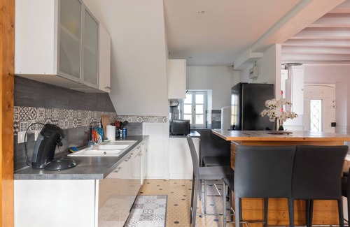 Ledeuix Maison | Maison de vacances 'La Maison Du Soleil Avec Bain à Remous 6p' avec Terrasse et Climatisation
