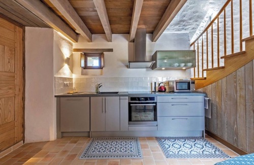 Commana Maison | Maison de vacances 'La Petite Maison - Piscine - Spa' avec piscine partagée, terrasse et Wi-Fi