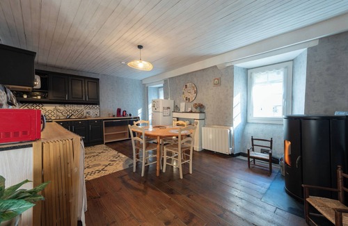 Escot Maison | Maison de vacances 'La Pondique' avec vue sur les montagnes, terrasse privée et Wi-Fi