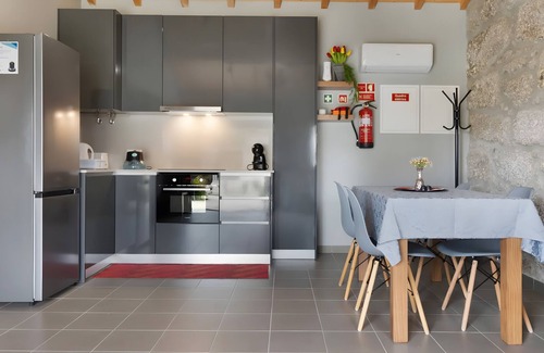 Guilhofrei Maison | Maison de vacances 'Lagar T1' avec vue sur le lac, Wi-Fi et climatisation