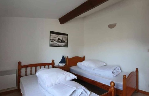 Romegoux Maison | Holiday Home 'La Rétaise' with Private Terrace and Private Garden