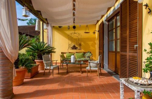 Pugnano Maison | Holiday Home La Rondine by Interhome