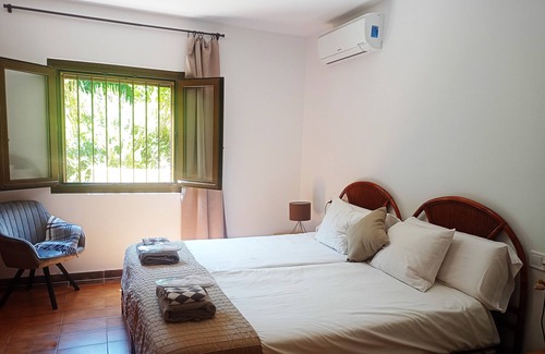 Son Coll Chalet De Ski | Holiday HOme 'Las Brisas Port Des Canonge' with Private Pool, Sea View and Air Conditioning