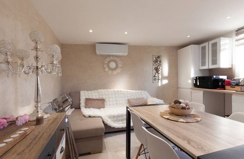 Palama Maison | Maison de vacances 'Le Cocon Marseillais' avec piscine partagée, terrasse privée et climatisation