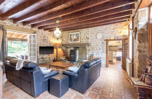 Piegut-Pluviers Maison | Holiday Home 'Les Touilles - Dordogne' with Private Pool, Private Terrace and Wi-Fi