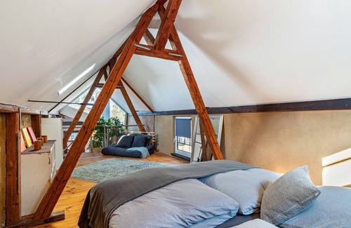 Gross-Umstadt Maison | Holiday home Loft in a Farmstead with Fireplace & Wi-Fi