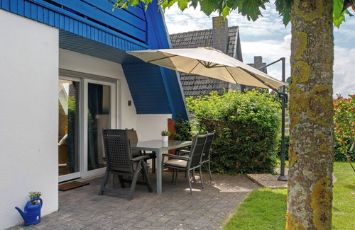 Harlesiel Maison | Holiday Home 'Lotte' with Sea View, Private Terrace and Wi-Fi