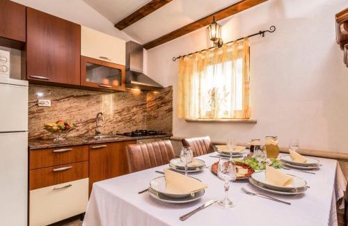 Jakomici Maison | Holiday Home Magdalena by Interhome