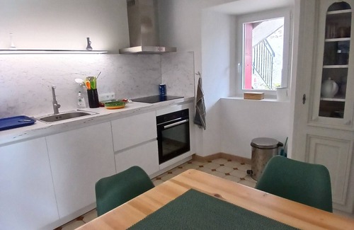 Seneujols Maison | Holiday Home 'Maison De Campagne' with Private Terrace, Private Garden and Wi-Fi