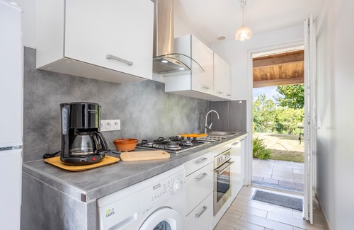 Maille Maison | Holiday Home 'Maison De 2 À 4 Personnes' with Private Terrace, Private Garden and Wi-Fi