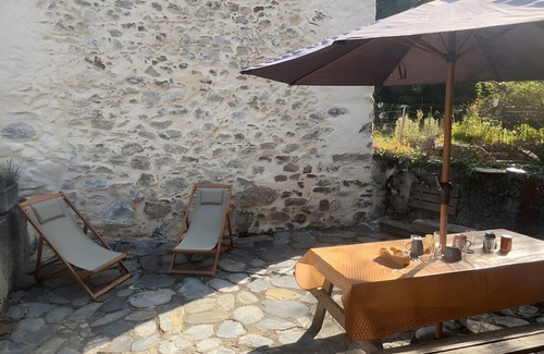 Orgeix Maison | Holiday Home 'Maison De Village' with Private Terrace