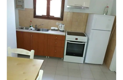 Edipsos Maison | Holiday Home 'Μaria's House 3' with Sea View, Garden & A/C