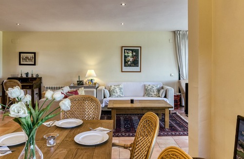 Navata Maison | Holiday Home "Marta" with Shared Pool & Wi-Fi