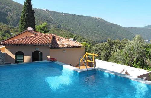 Merag Maison | Holiday Home Mick by Interhome