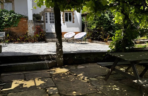 O Rosal Maison | Holiday Home 'Mino Lodge' with Mountain View, Shared Pool and Wi-Fi