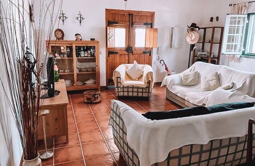 Montemor-o-Novo Maison | Holiday Home 'Monte Sol' with Private Pool, Private Terrace and Wi-Fi