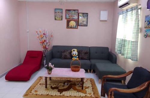 Kampung Bagan Lalang Maison | holiday home bagan lalang 5 aircon