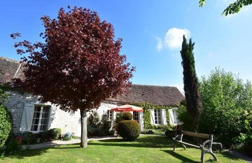 Yevre-le-Chatel Maison | Holiday Home near Paris with Garden