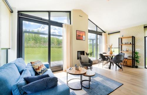 Leiderdorp Maison | Holiday Home near Kaag Lakes and Leiden Canals