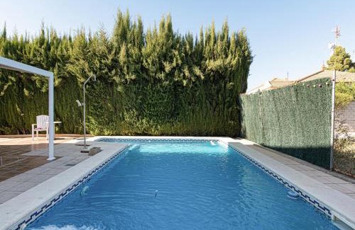 Valencina de la Concepcion Maison | Holiday Home near Sevilla with Pool