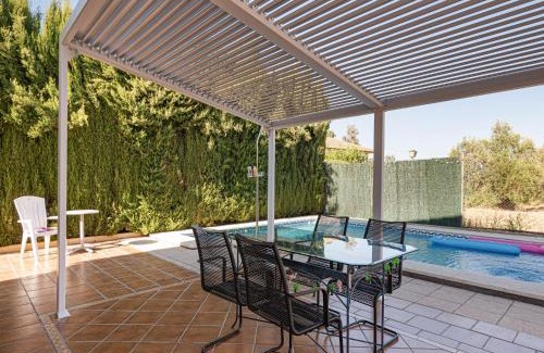 Valencina de la Concepcion Maison | Holiday Home near Sevilla with Pool