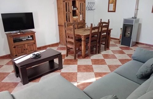 Santa Elena Maison | Maison de vacances Nuevas Poblaciones avec vue sur les montagnes, piscine et Wi-Fi.