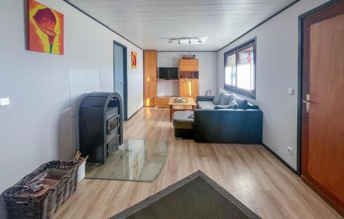 Oberelbert Maison | Holiday Home Oberelbert With A Patio 05