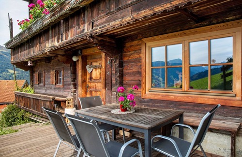 Rohrberg Maison | Holiday Home 'Oberlehen Hof' with Mountain View and Private Terrace