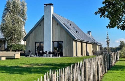Tholen Maison | Holiday Home Oesterdam Resort-1 by Interhome