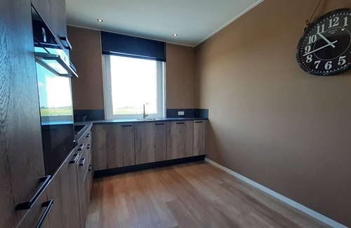 Leons Maison | Holiday home on the Frisian water with terrace