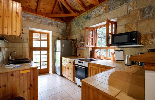 Lefktron Maison | Holiday home only 300m from Stoupa beach, beautiful garden, Peloponnese