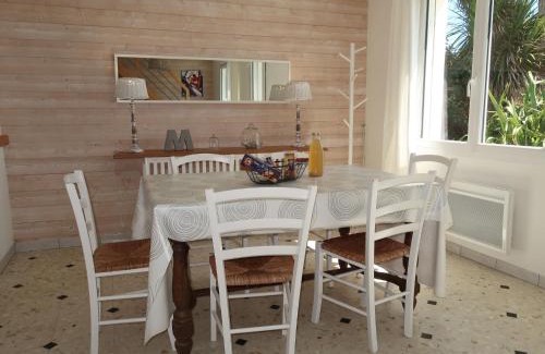 Plozevet Maison | Holiday Home Partie de pêche by Interhome