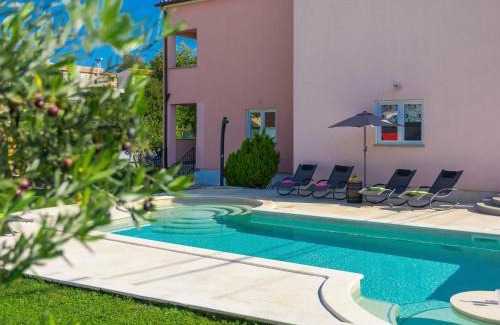 Orihi Maison | Holiday Home Paus by Interhome