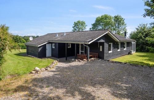 Hejlsminde Strand Maison | Holiday Home Peder - 950m from the sea by Interhome
