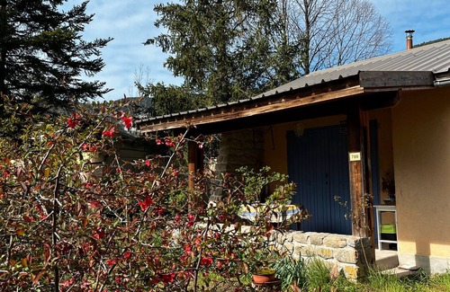Thorame-Basse Maison | Holiday Home 'Petit Chalet' with Mountain View, Private Terrace and Private Garden