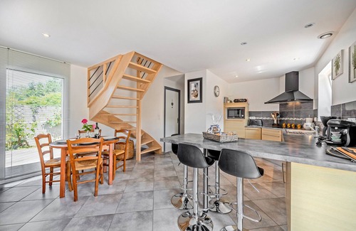 Taule Maison | Holiday Home 'Petite Maison' with Private Terrace and Shared Garden