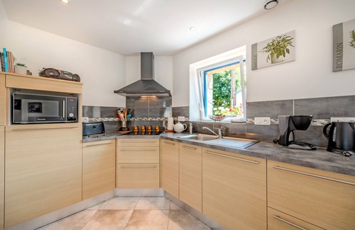 Taule Maison | Holiday Home 'Petite Maison' with Private Terrace and Shared Garden