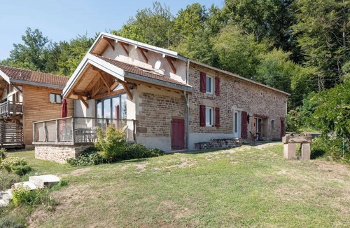 Uzemain Maison | Holiday Home 'Piscine Spa Et Sauna Privé' with Lake View, Private Pool and Wi-Fi