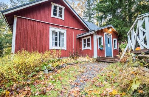 Karjalohja Maison | Holiday Home Puutarhurin mökki by Interhome