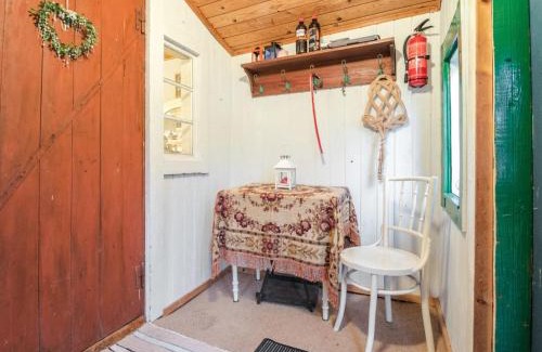 Karjalohja Maison | Holiday Home Puutarhurin mökki by Interhome