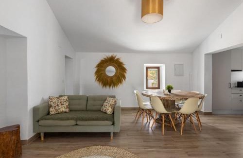 Sao Martinho Maison | Holiday Home Quinta de Santa Emilia 3 by Interhome