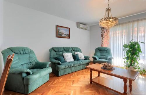 Sajini Maison | Holiday Home Reaa by Interhome