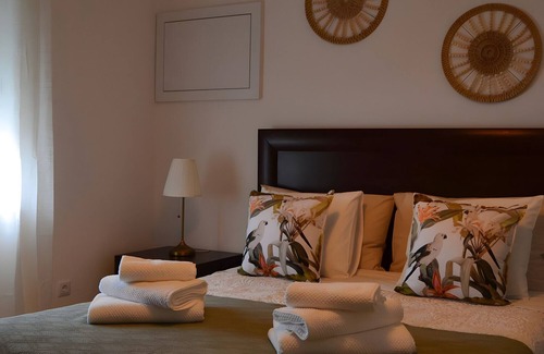 Reguengos de Monsaraz Maison | Holiday Home 'Relógio' with Wi-Fi and Air Conditioning