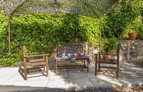 El Castell de Montornes Maison | Holiday Home Rossi by Interhome