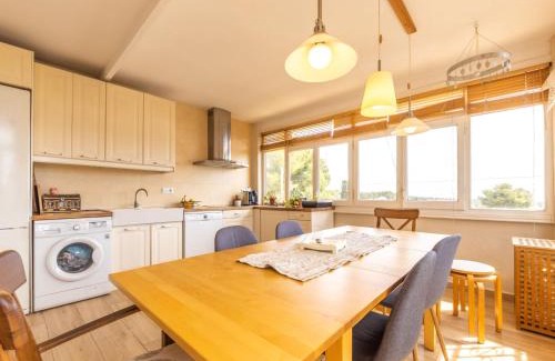 El Castell de Montornes Maison | Holiday Home Rossi by Interhome